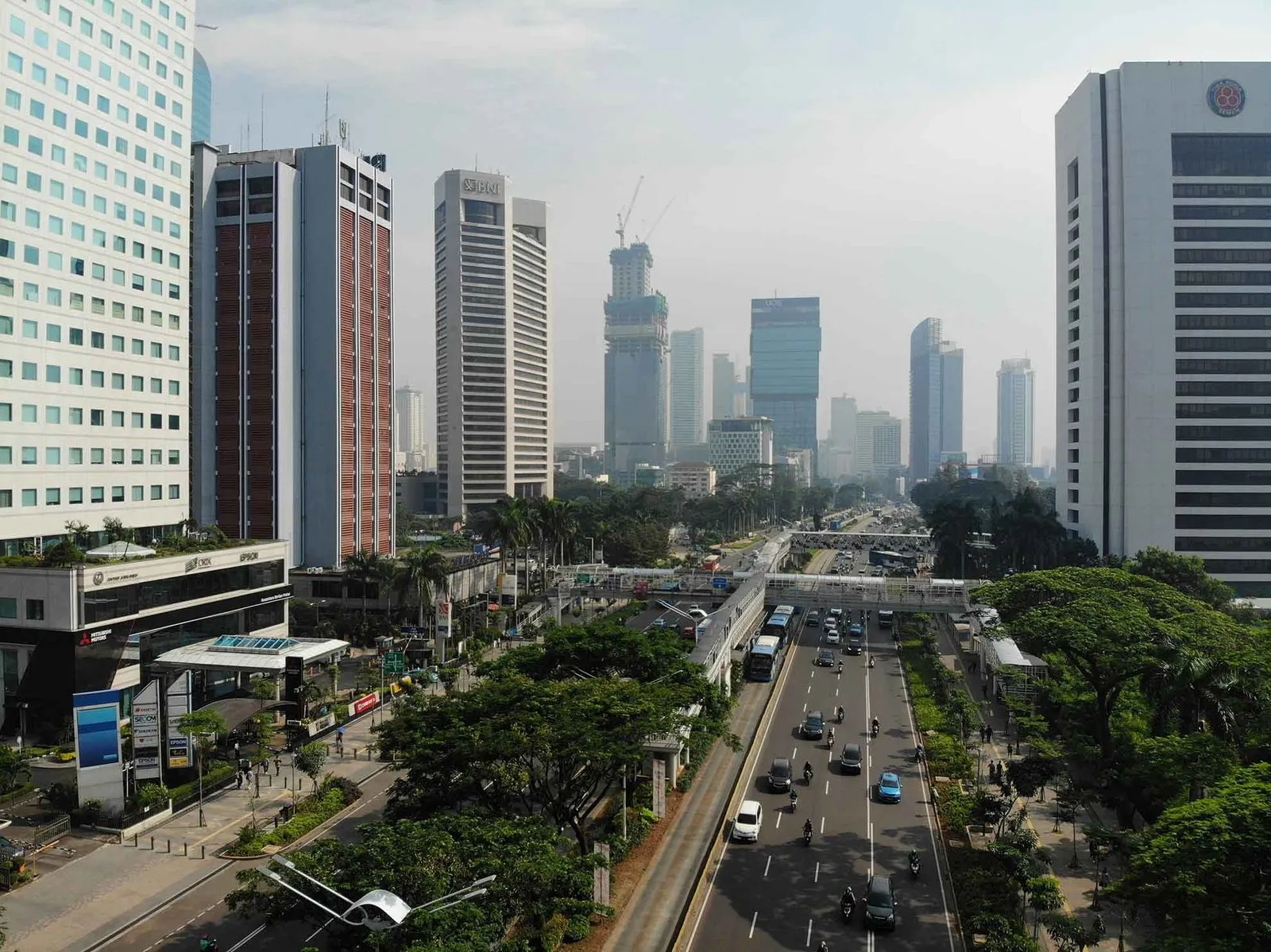 Insights into Indonesia’s Thriving Market: Opportunities and Challenges